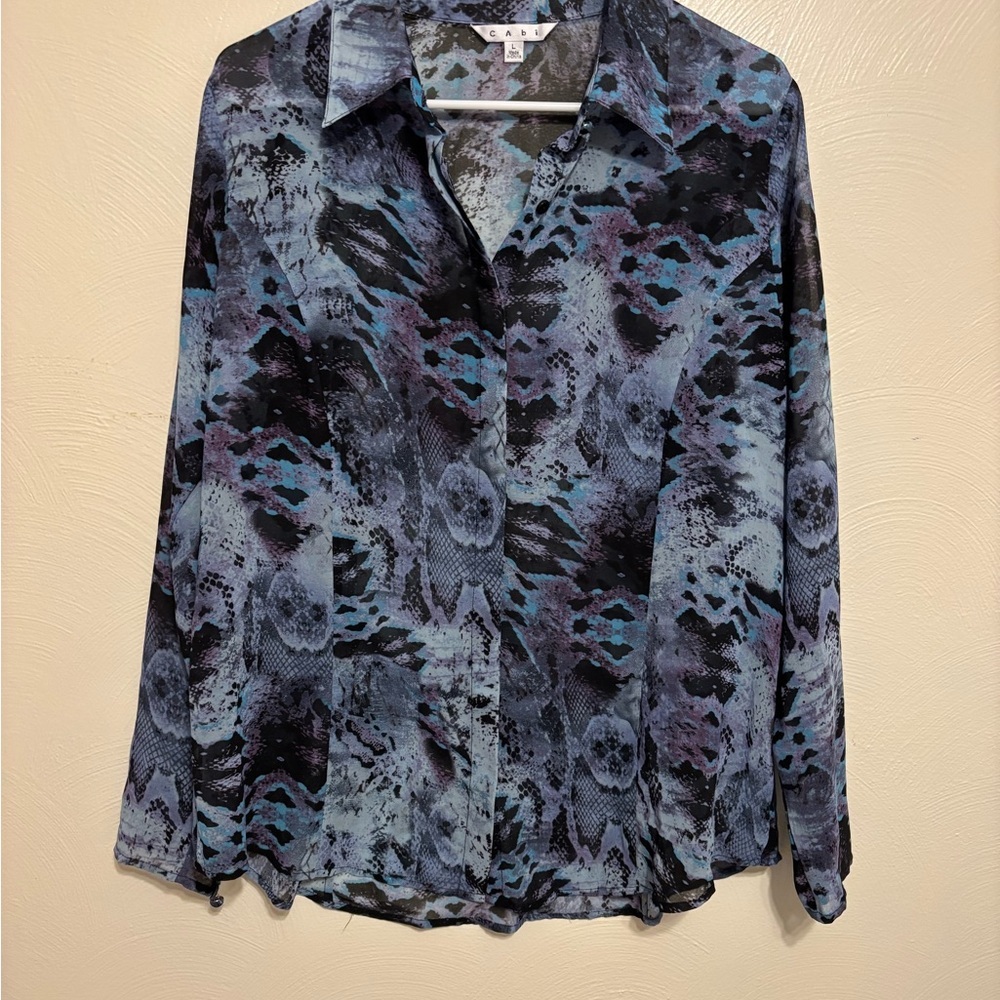CAbi Style 609 Blue Abstract Print Button Front Blouse Large